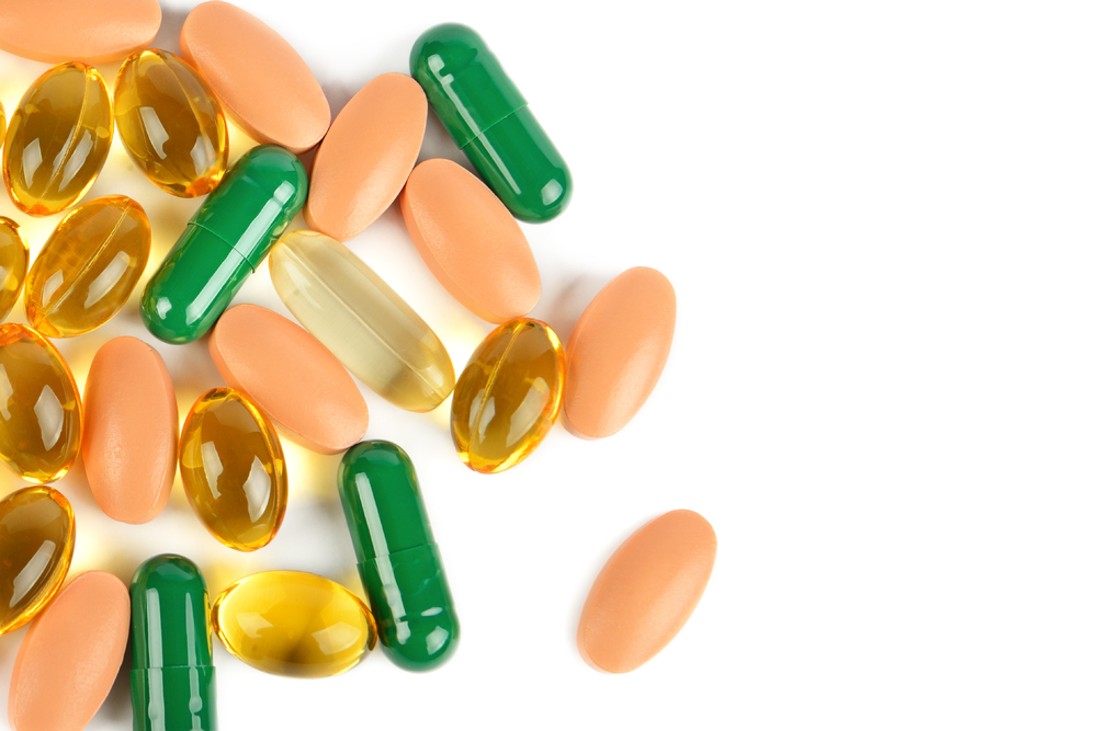 药片与片剂隔离技术及其在白色背景上的文本应用空间